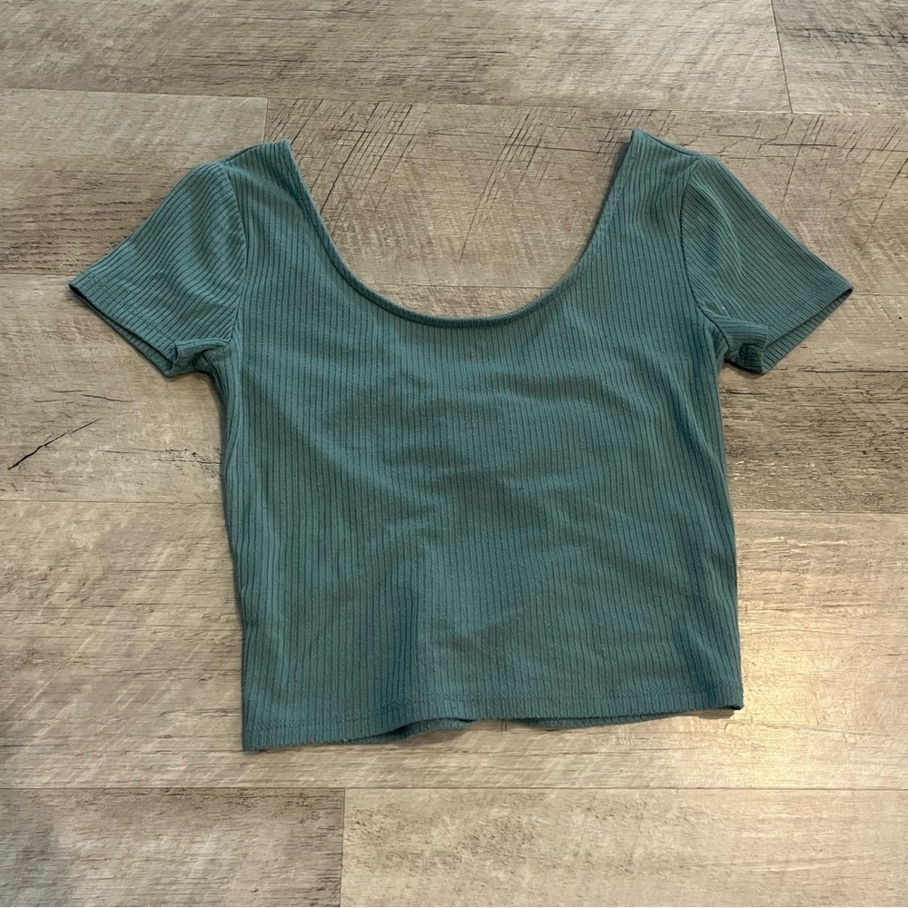 Green Aeropostal crop shirt open ring back size xs - Picture 3 of 5